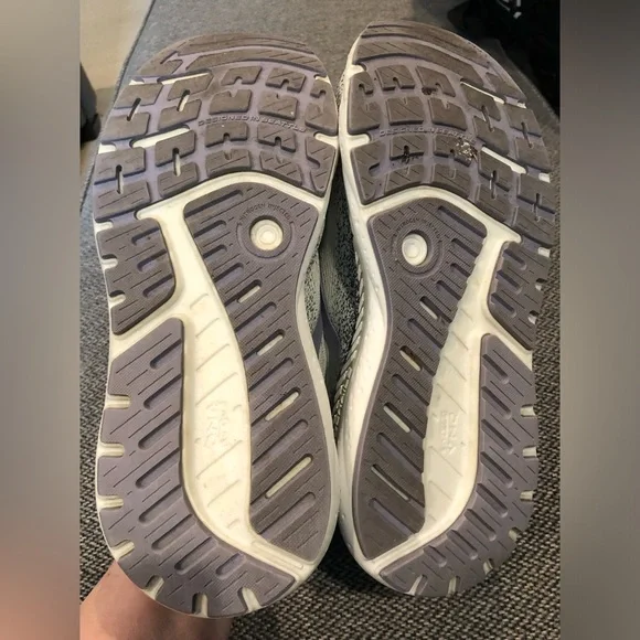 Brooks Women’s Ariel GTS 24 Shoes - Picture 11 of 16